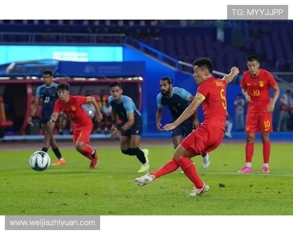 中国与韩国足球对抗精彩瞬间回顾及赛场照片分享